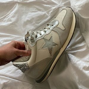 ✨Vintage Havana✨ Sneakers- Silver Glitter - 7